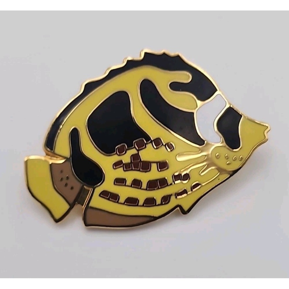 Vintage Paradise Peddlers Raccoon Butterfly Fish Yellow Tropical Hawaii Brooch